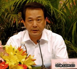 第七届中国国际园林花卉博览会组委会副主任、济南市人民政府常务副市长殷鲁谦