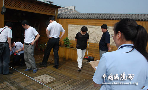 北京:空中花园引发纠纷 邻居愤而起诉_法制在