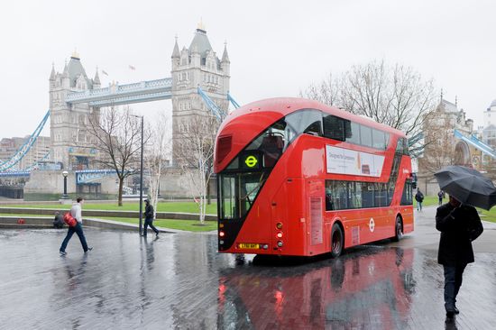托马斯·赫斯维克2012年设计的伦敦新款双层巴士。