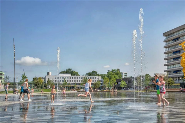 荷兰：拉德休斯广场景观改造