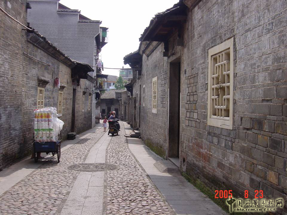 张敏：中国传统城市的山水环境及其诗歌意境