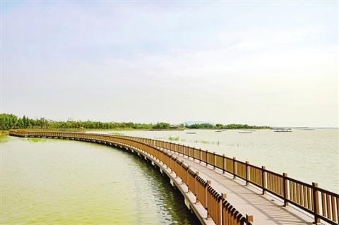 苏州西部生态城建1公里“水上栈道”免费开放