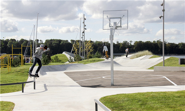 LEMVIG滑板公园：体化的滑板公园与城市公园