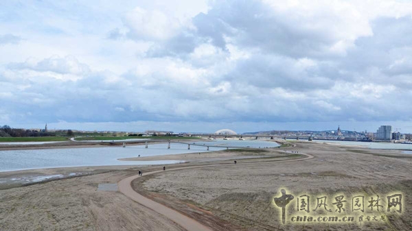 8月26日头条：荷兰内梅亨市瓦尔河空间恢复项目赏析