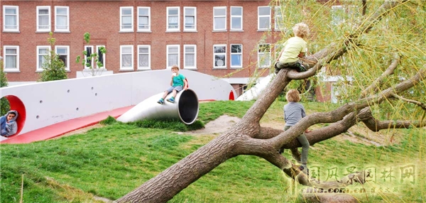 【9月22日头条】荷兰“荒野生存”儿童游乐场景观设计