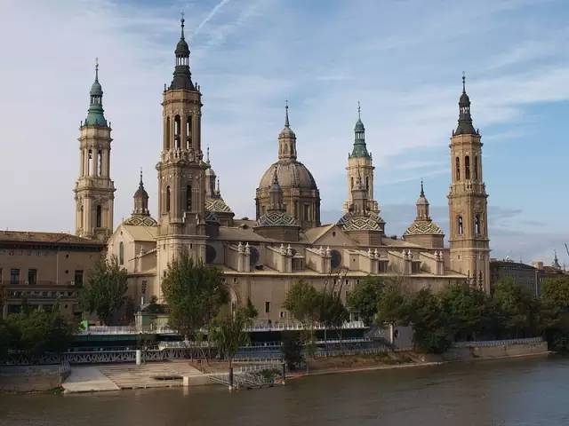 西班牙游客最多的特色建筑景点_游记攻略_中