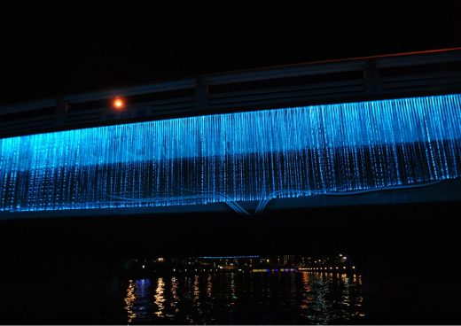 装置艺术：日本德岛LED艺术节灯光瀑布