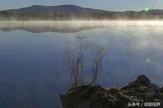 内蒙古阿尔山国家森林公园内宁静的杜鹃湖