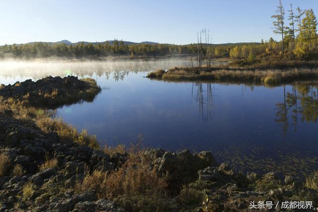 内蒙古阿尔山国家森林公园内宁静的杜鹃湖