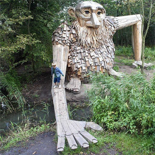 艺术家托马斯•丹博巨型木雕空降哥本哈根