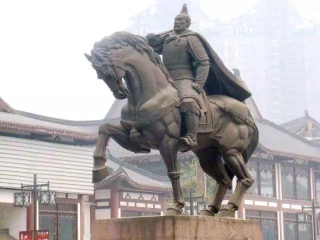 重庆这些城市雕塑浓缩了历史和文化