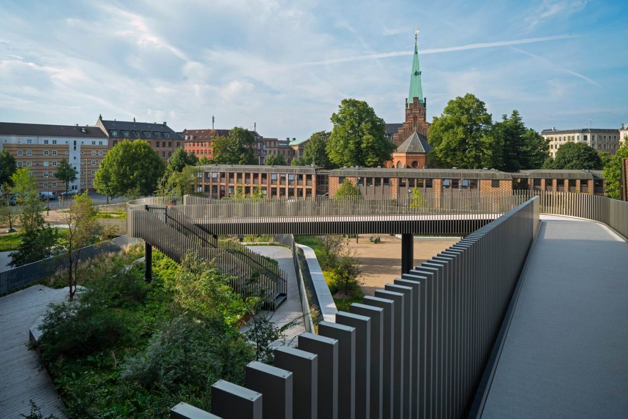 斯堪的纳维亚大奖作品--哥本哈根大学马士基塔绿色屋顶