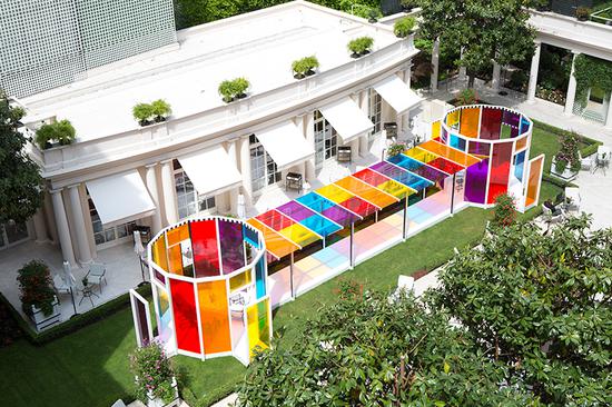 巴黎布里斯托尔酒店的彩色景观装置（多图）