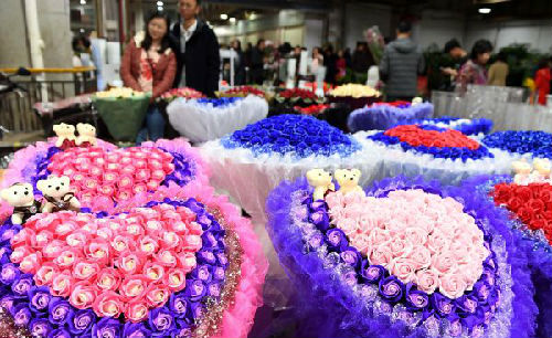 云南斗南：闭塞乡村变身亚洲最大花卉市场