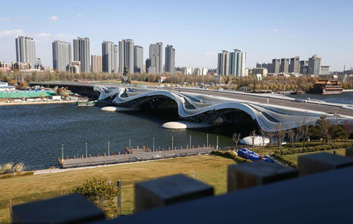 从北京行政中心“东迁”看国内外城市副中心规划建设