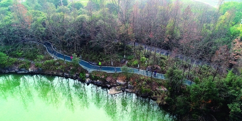广西桂林：首条公园健身步道建成投入使用