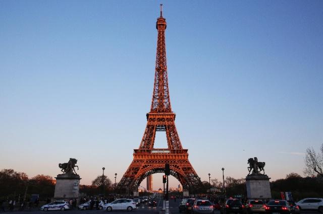 巴黎埃菲尔铁塔周边将被改造为巨大花园