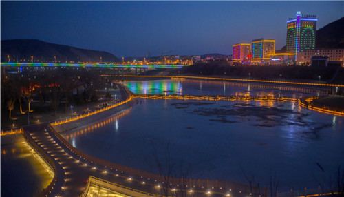 藏在城市中的山光水色 隐在灯光里的秀美中国