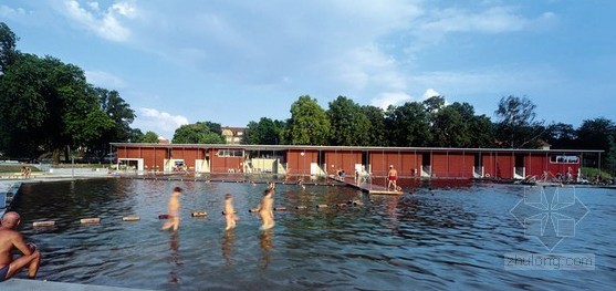 格罗森海恩天然游泳池