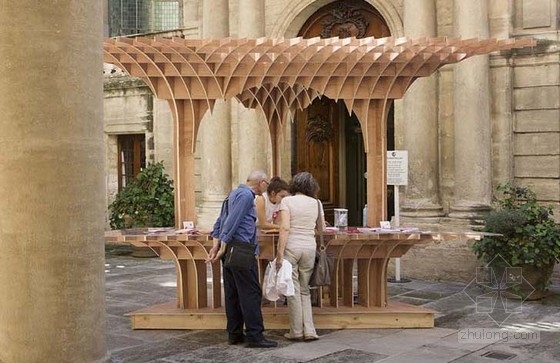 Robin Juzon设计的华夫饼型木亭