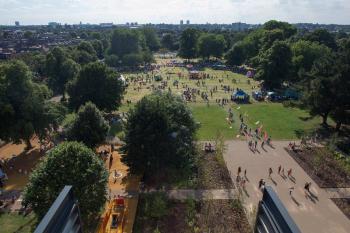具有便利设施的绿色空间——英国沃姆浩特公园改造设计