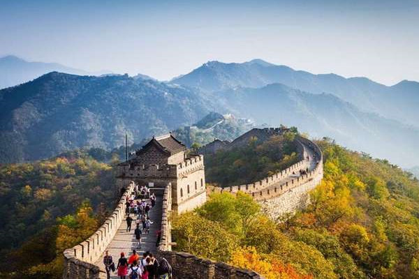 专家：中国国内旅游何以人气持续飙升